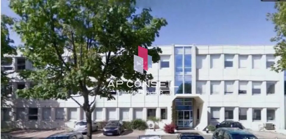 Flex dans Montigny-le-Bretonneux à louer - Photo du bâtiment - Image 2 de 2