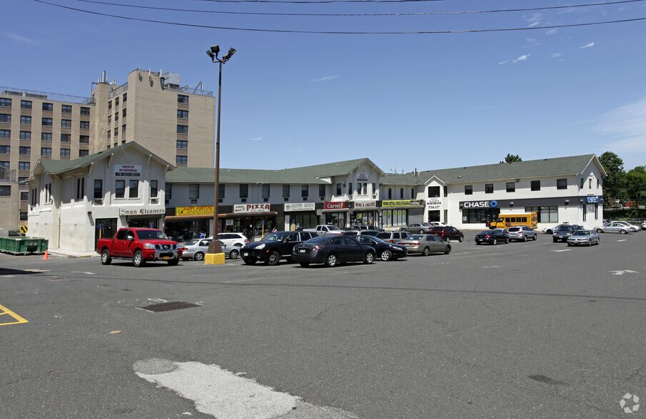 754-778 Manor Rd, Staten Island, NY à louer - Photo du bâtiment - Image 3 de 7