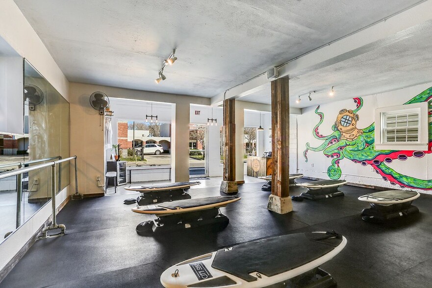 5924 Magazine St, New Orleans, LA for lease - Building Photo - Image 3 of 10