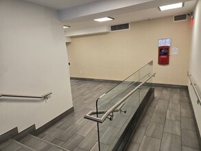 137 E 36th St, New York, NY à louer Photo intérieure- Image 2 de 14