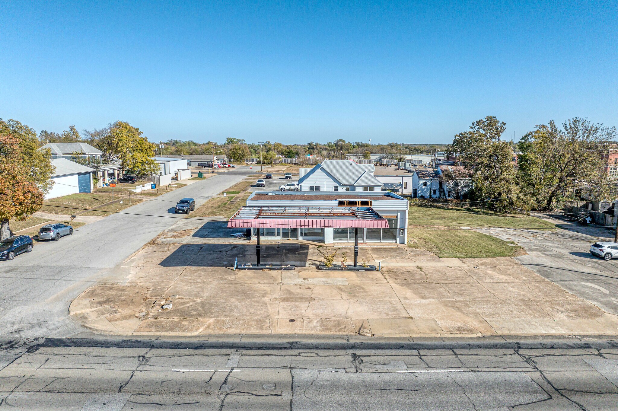 212 N Austin Ave, Denison, TX à vendre Photo du bâtiment- Image 1 de 24