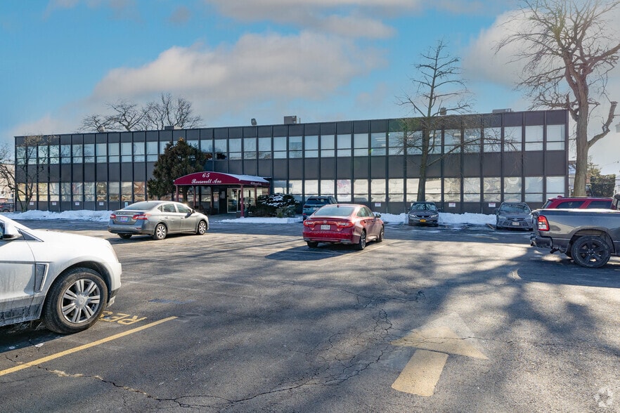 65 Roosevelt Ave, Valley Stream, NY for lease - Building Photo - Image 2 of 6