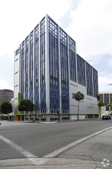 465 N Roxbury Dr, Beverly Hills, CA à louer - Photo du bâtiment - Image 3 de 4