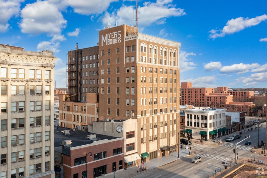 1 W Old State Capitol Plz, Springfield, IL for lease - Building Photo - Image 3 of 3