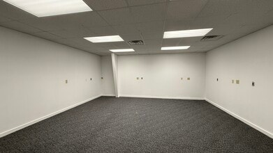 825 Park St, Christiansburg, VA for lease Interior Photo- Image 2 of 9