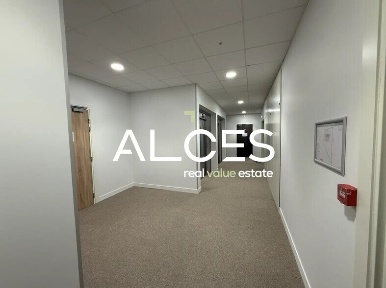 9 Rue La Seiglière, Bordeaux for lease - Interior Photo - Image 3 of 6