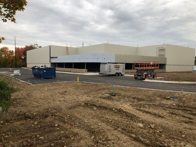 30180 Research Dr, New Hudson, MI à vendre - Photo du bâtiment - Image 1 de 5