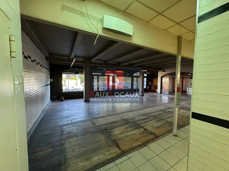 Retail in Avignon for lease - Interior Photo - Image 2 of 8
