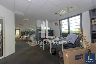 Office in Aix-en-Provence for lease Interior Photo- Image 1 of 4