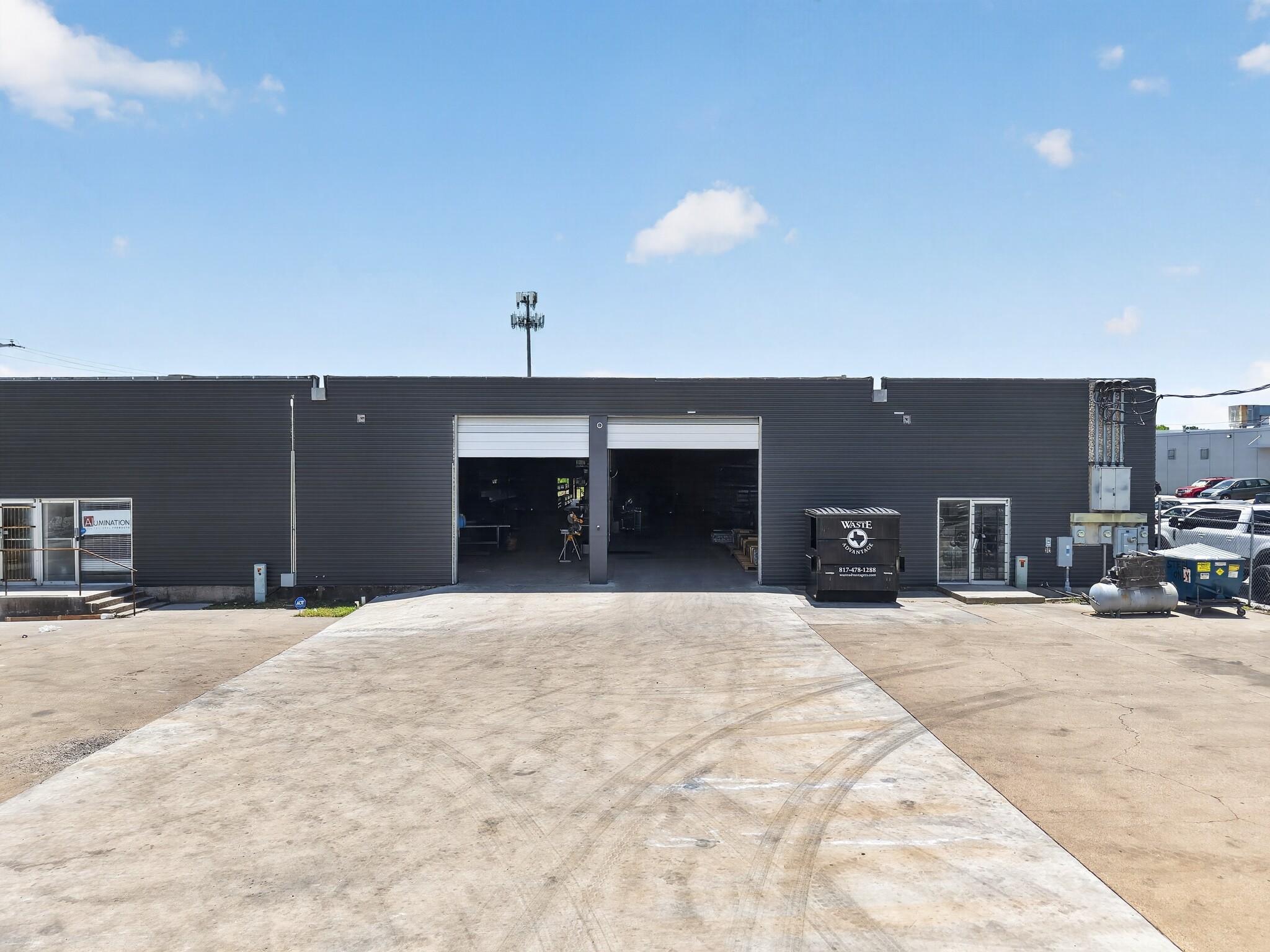 2106-2110 E Richmond Ave, Fort Worth, TX for lease Building Photo- Image 1 of 13