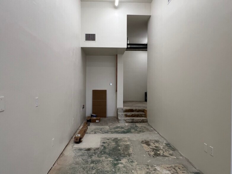 6214-6218 W Manchester Ave, Los Angeles, CA à louer - Photo intérieure - Image 3 de 6