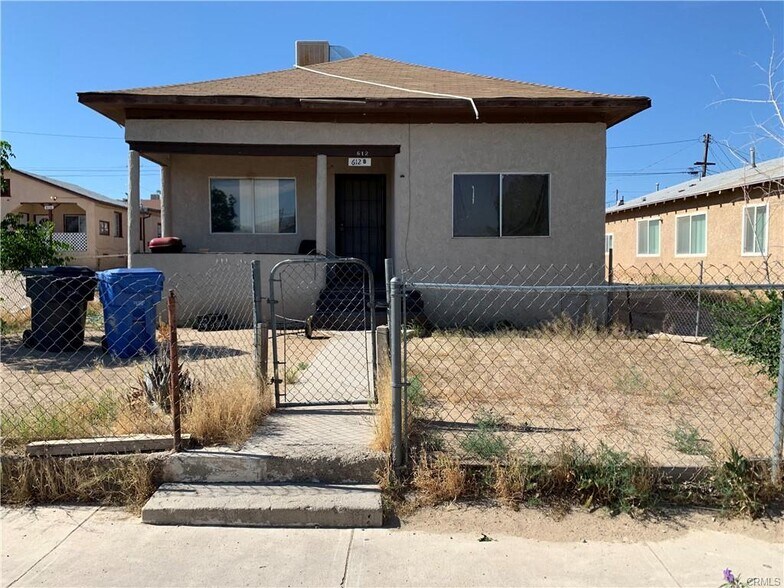 608 E Buena Vista St, Barstow, CA for sale - Primary Photo - Image 1 of 7
