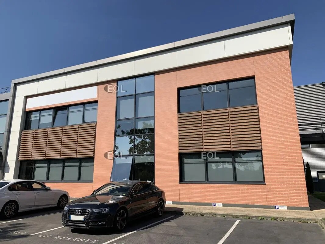 Flex in Villeneuve-la-Garenne for lease Building Photo- Image 1 of 14