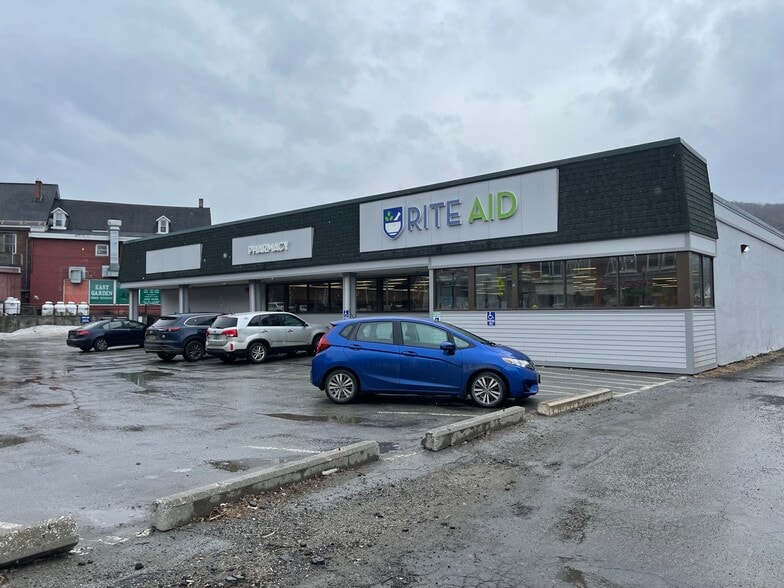 12 N Main St, Randolph, VT à louer - Photo du bâtiment - Image 2 de 5