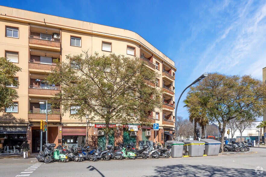 Passeig de Santa Coloma, 33-35, Barcelone, Barcelona à louer - Photo du bâtiment - Image 2 de 3
