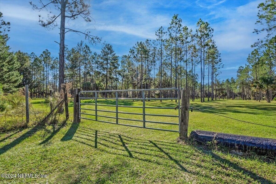 258 Bostwick Cemetery Rd, Palatka, FL à vendre - Photo du bâtiment - Image 3 de 18