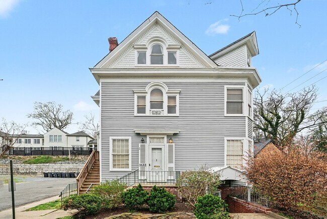 Plus de détails pour 1122 Caroline St, Fredericksburg, VA - Multi-résidentiel à vendre