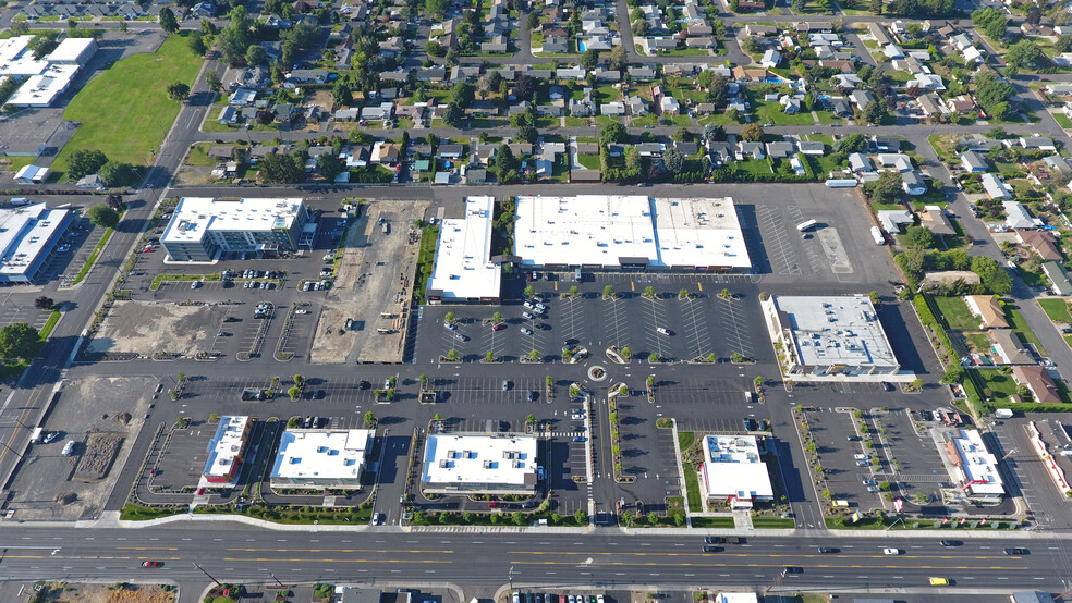 2508-2706 W Nob Hill Blvd, Yakima, WA for lease - Building Photo - Image 1 of 15