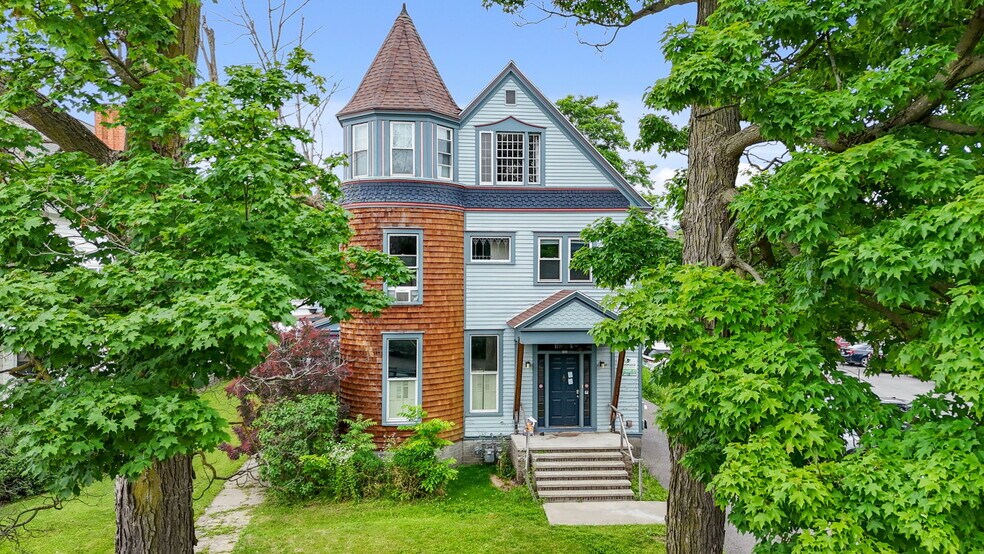 Front Street Portfolio portfolio of 3 properties for sale on LoopNet.ca - Building Photo - Image 3 of 85