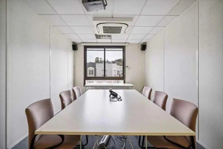 Office in Issy-les-Moulineaux for sale - Building Photo - Image 3 of 11