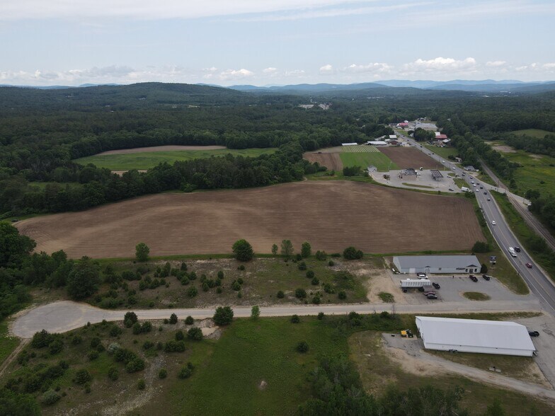 1328 Main St, Oxford, ME à louer - Photo du bâtiment - Image 2 de 5