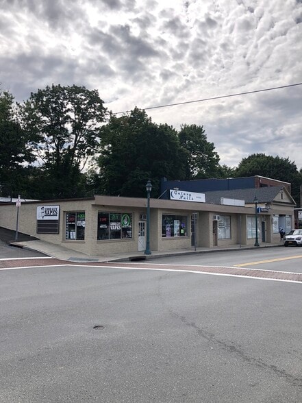 192-200 Main St, Nanuet, NY for lease - Building Photo - Image 2 of 3
