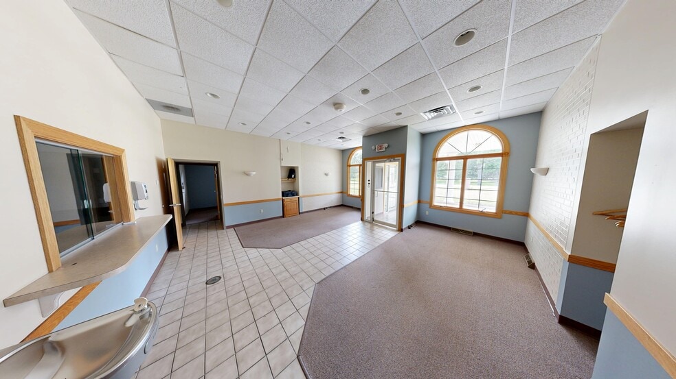 824 N Huntington Ave, Warren, IN for sale - Building Photo - Image 2 of 7