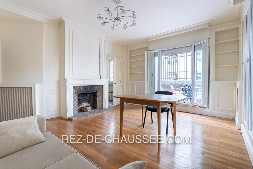 Office in Paris for sale - Building Photo - Image 1 of 8