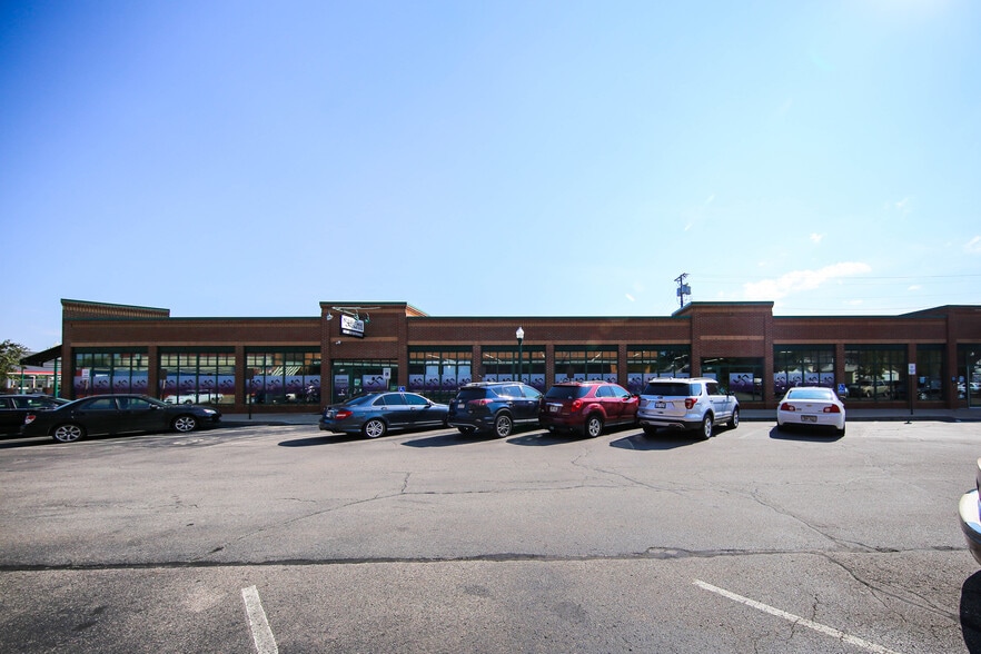 130-146 N Central Ave, Marshfield, WI à louer - Photo du bâtiment - Image 2 de 8