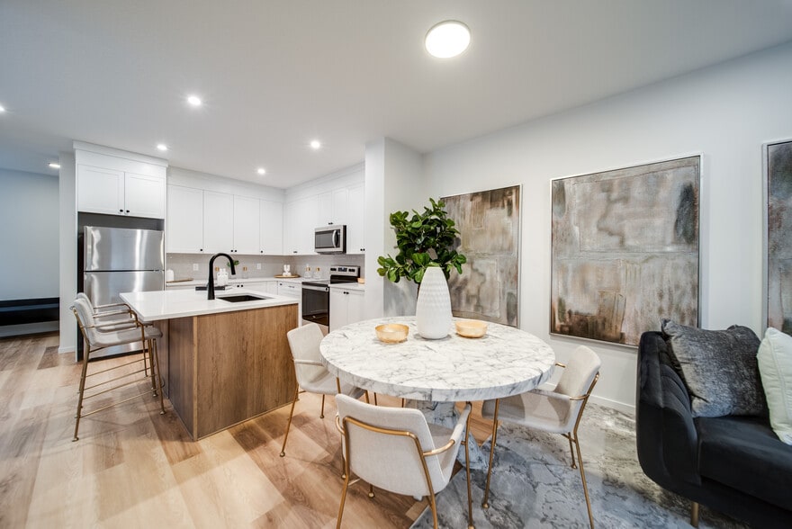 11121 62 STREET, Edmonton, AB à vendre - Photo du bâtiment - Image 3 de 30