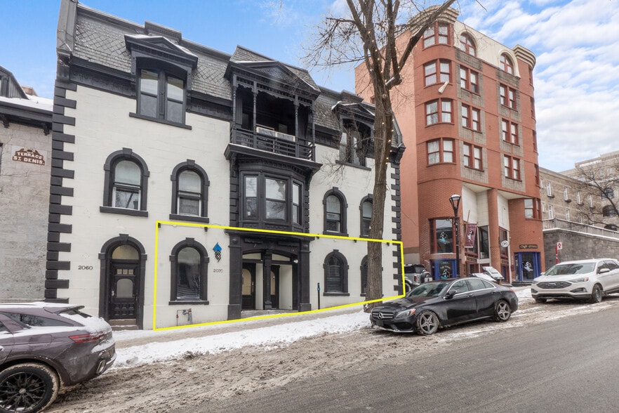 2070 St Saint-Denis, Montréal, QC à louer - Photo principale - Image 1 de 9