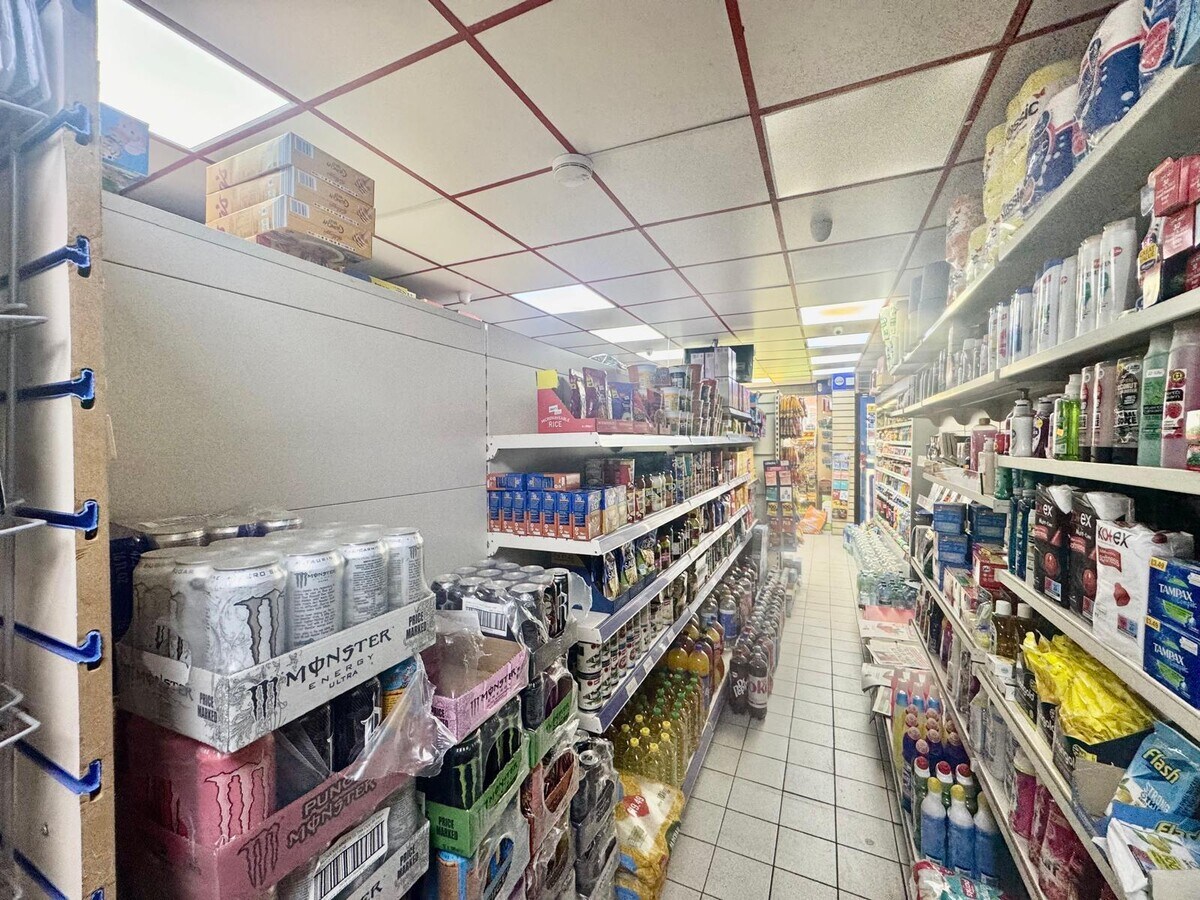 1-6 Ashwell Parade, Luton, BDF LU3 3AZ - Unité 3 -  - Photo intérieure - Image 1 of 4