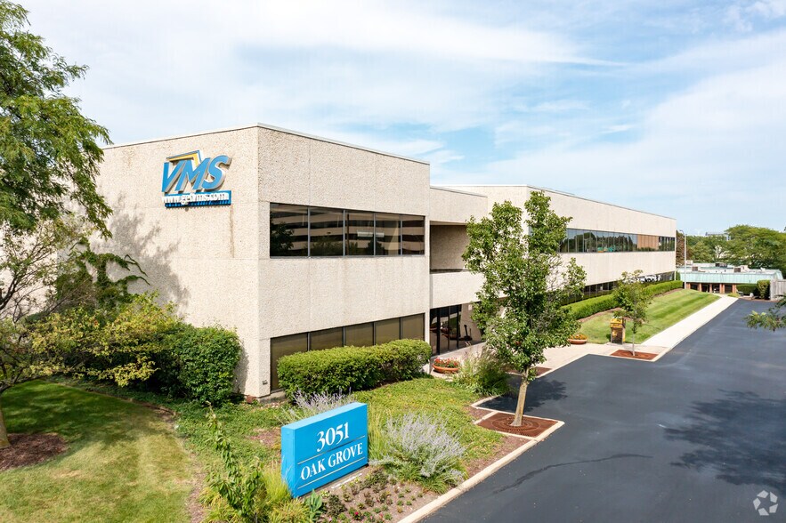 3051 Oak Grove Rd, Downers Grove, IL à louer - Photo principale - Image 1 de 9