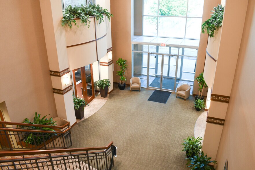 9910 DuPont Circle Dr E, Fort Wayne, IN à louer - Photo intérieure - Image 3 de 5