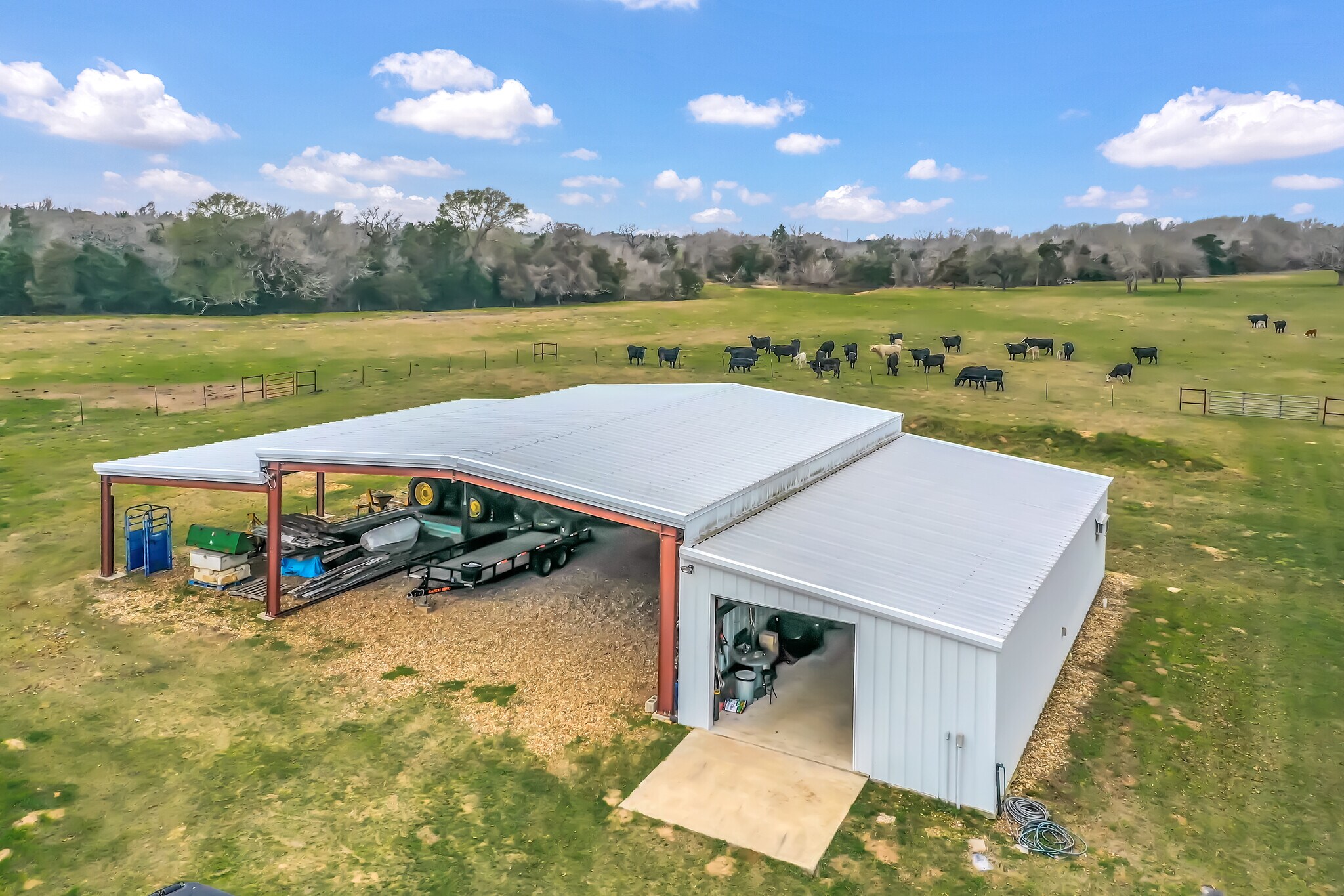 2456 W Old Lockhart Rd, West Point, TX à vendre Photo principale- Image 1 de 8