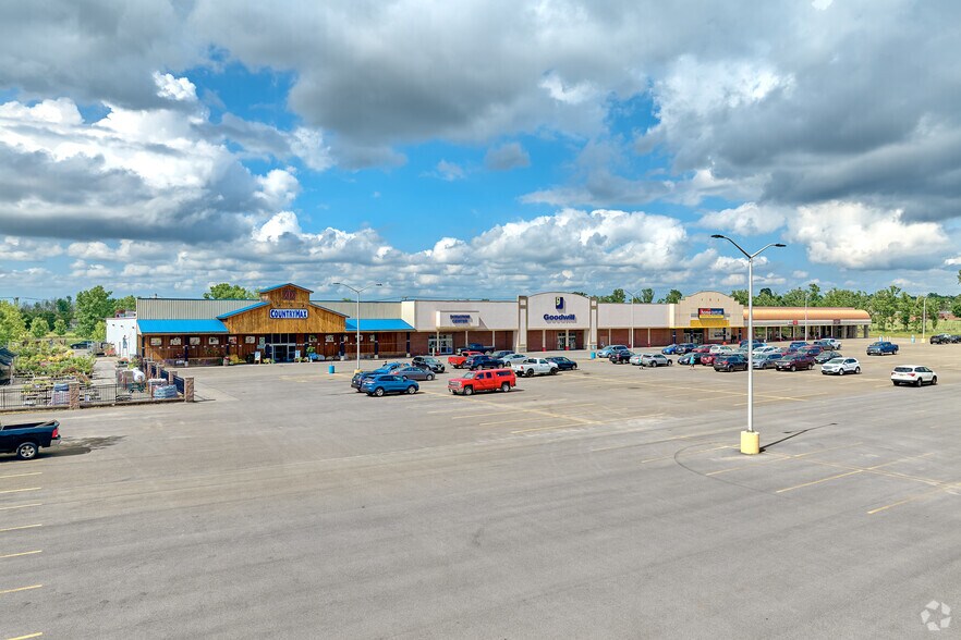 4101 Lakeville Rd, Geneseo, NY for lease - Primary Photo - Image 1 of 3