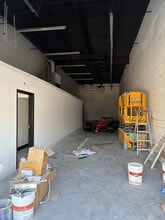 2649 S Park Rd, Hallandale, FL for lease Interior Photo- Image 1 of 7