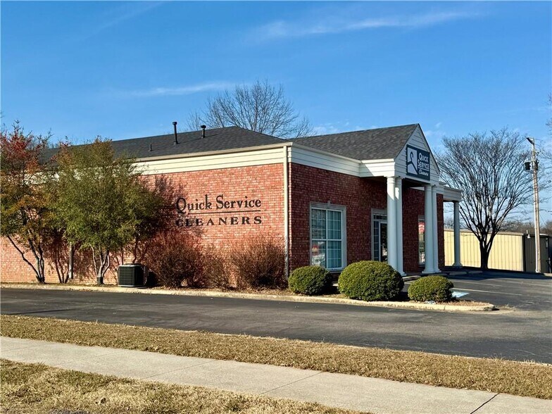 718 S Arkansas Ave, Russellville, AR à vendre - Photo du bâtiment - Image 2 de 18