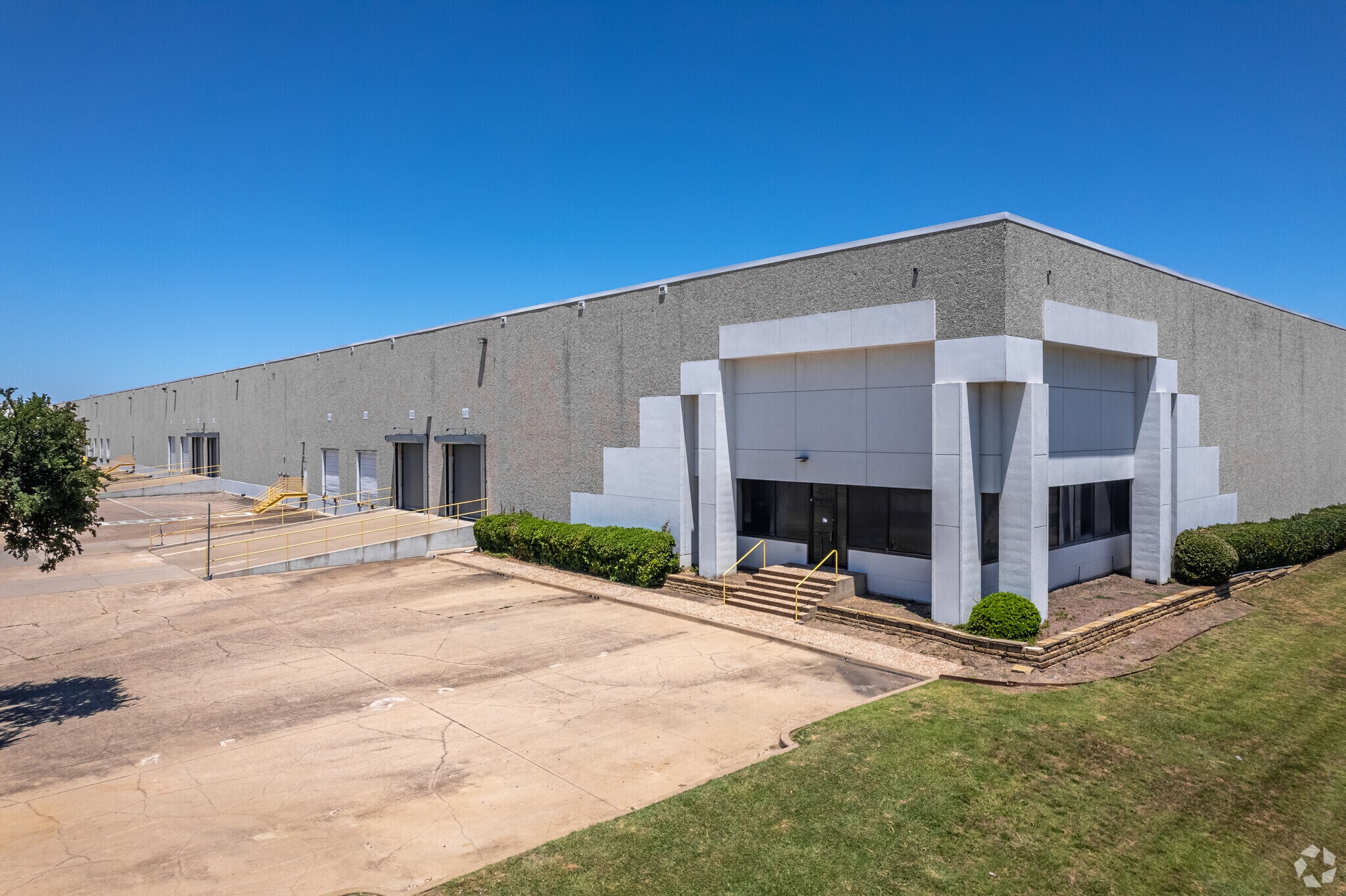 8901 Forney Rd, Dallas, TX for lease Primary Photo- Image 1 of 7