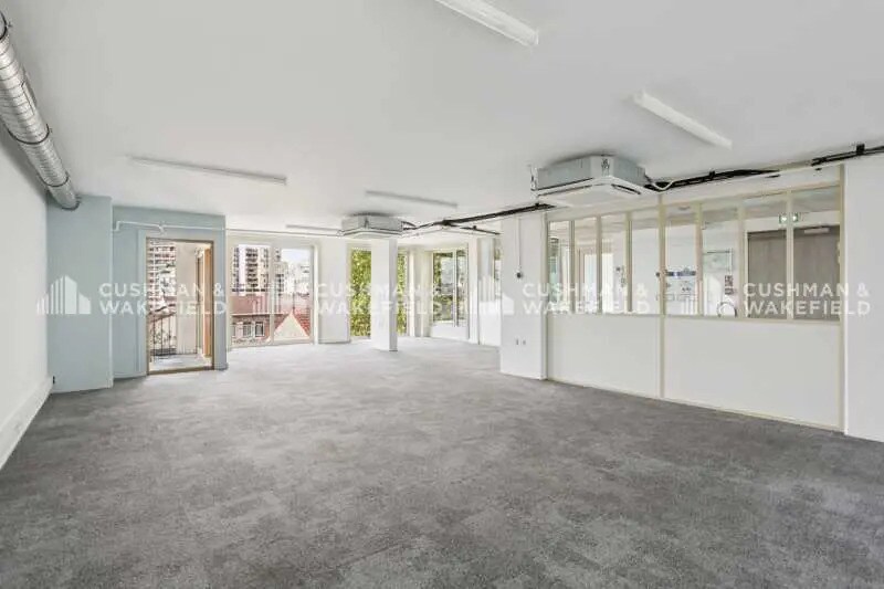 77 Rue Jean Bleuzen, Vanves à louer - Photo du bâtiment - Image 3 de 14