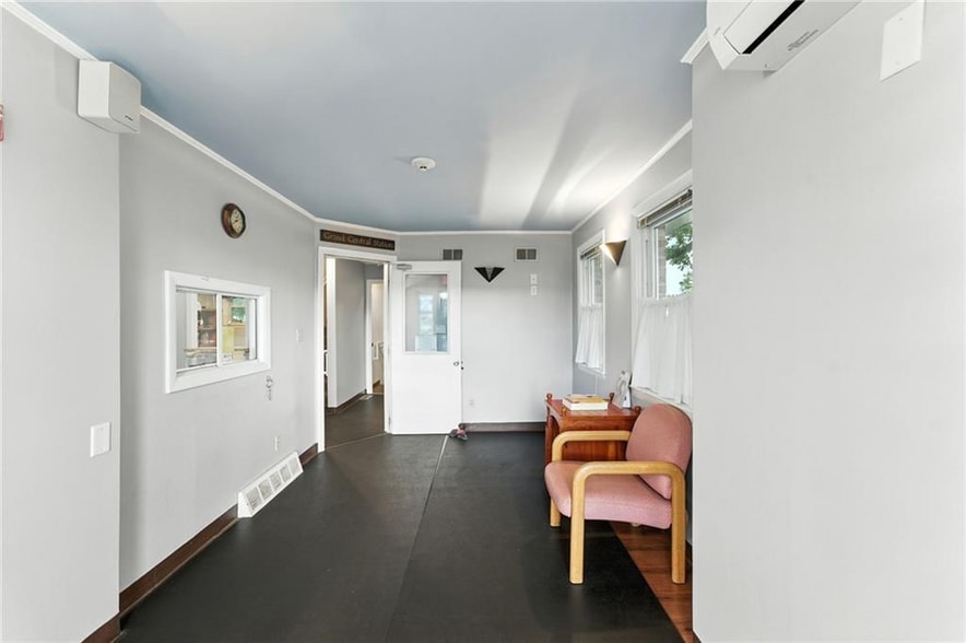 2789 Post Rd, Warwick, RI for sale - Interior Photo - Image 2 of 30