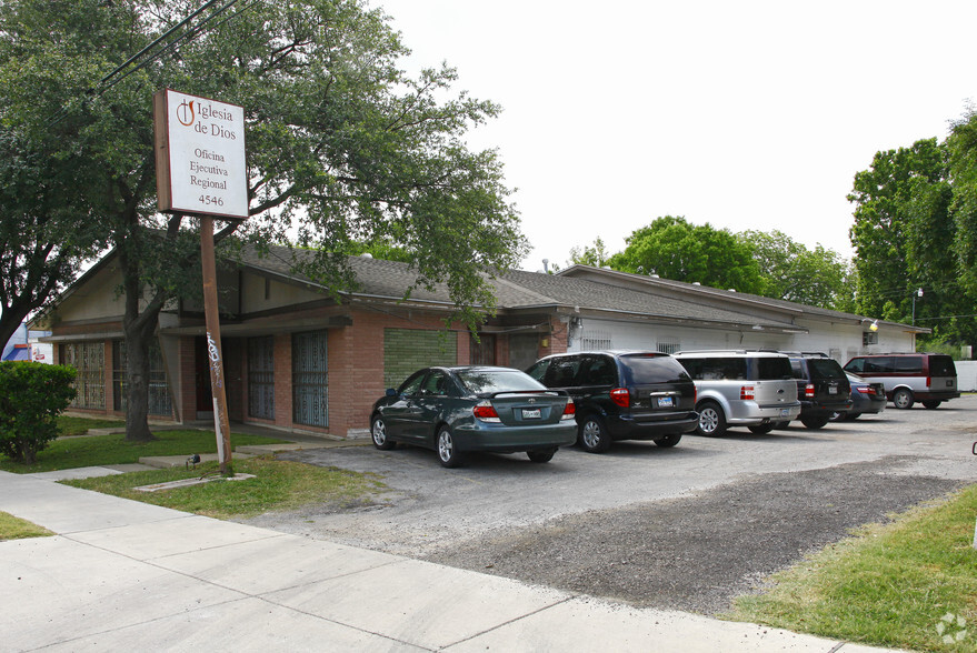 4546 W Commerce St, San Antonio, TX à vendre - Photo principale - Image 1 de 1