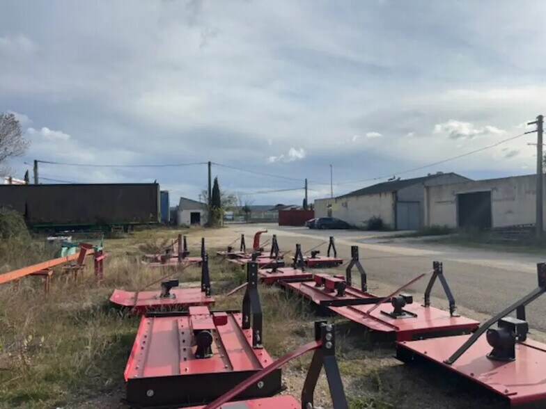 Flex in Castillon-du-Gard for lease - Site Plan - Image 2 of 4