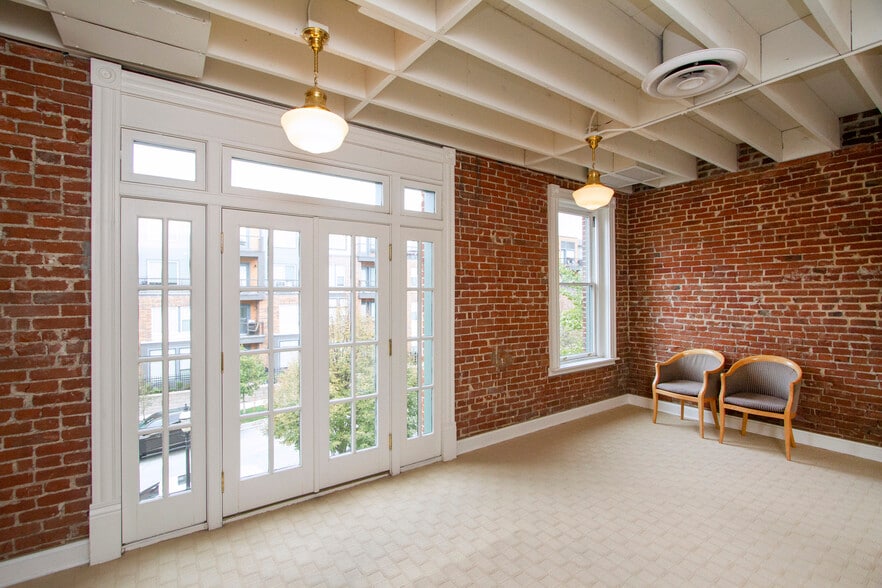 1021 & 1025 Jefferson St, Kansas City, MO for sale - Interior Photo - Image 3 of 11