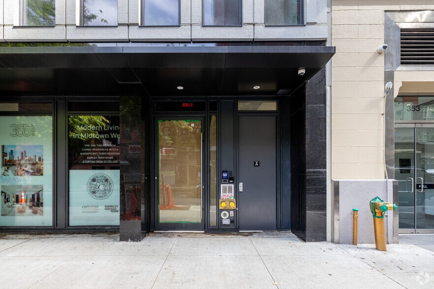 355 W 39th St, New York, NY for sale - Building Photo - Image 3 of 5
