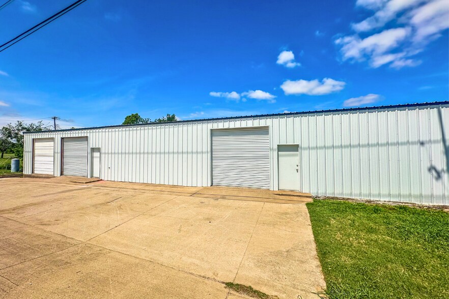 140 Coin St, Fort Worth, TX à vendre - Photo du bâtiment - Image 2 de 20