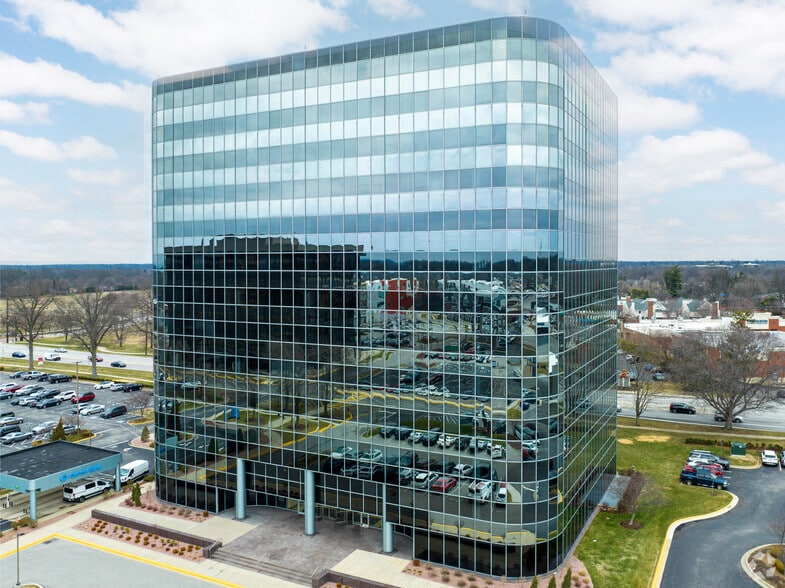 9300 Shelbyville Rd, Louisville, KY for lease - Primary Photo - Image 1 of 29