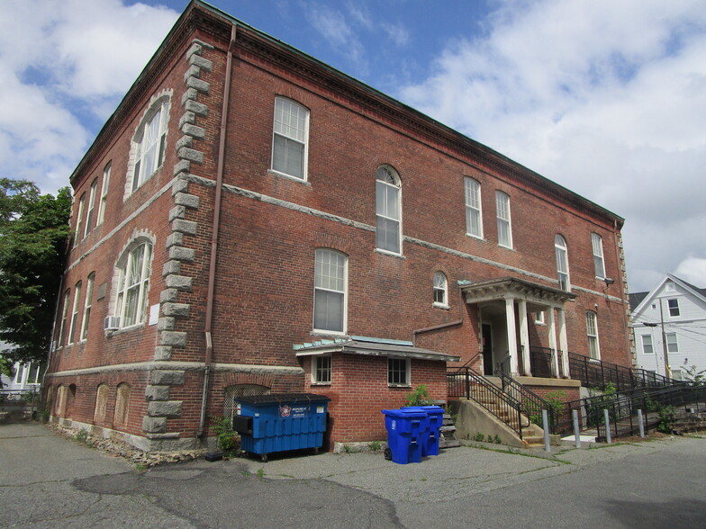 45 School St, Taunton, MA à vendre - Photo principale - Image 1 de 1