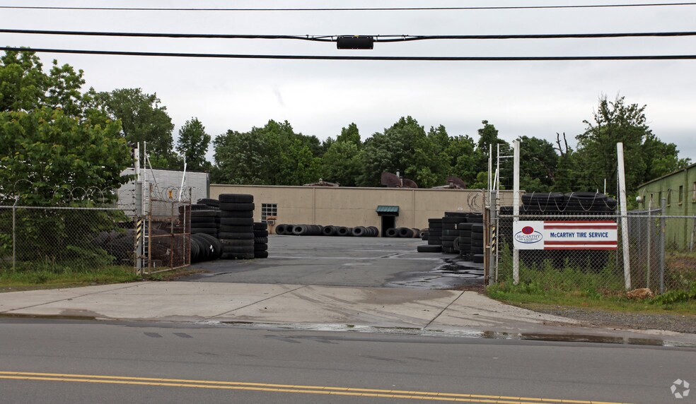 231 Atando Ave, Charlotte, NC à vendre - Photo du bâtiment - Image 2 de 6