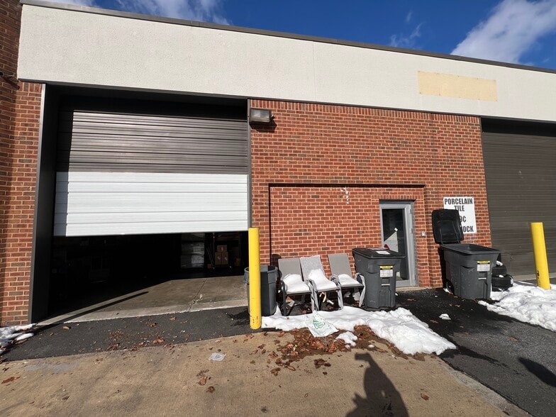 5705 General Washington Dr, Alexandria, VA for lease - Building Photo - Image 3 of 9